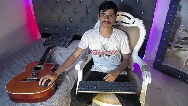 Charlie Cock  online show from September 14, 4:11 am