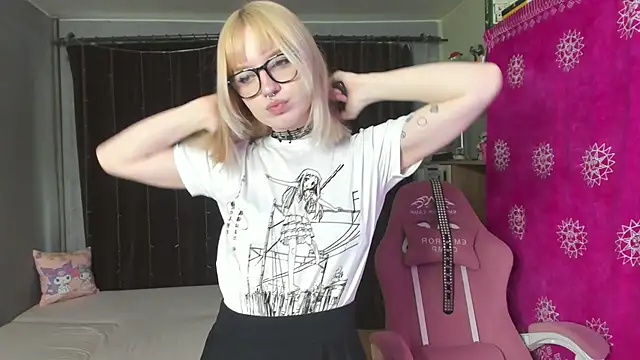 godlikegirlyy online show from September 16, 11:55 am