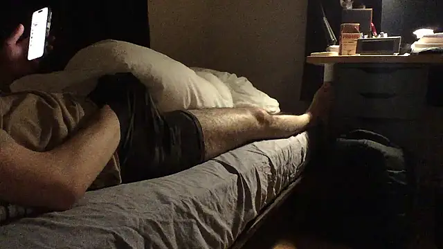 Snapshot of yrmyddy chatting on October 19, 2:29 pm yrmyddy online show from October 19, 2:29 pm