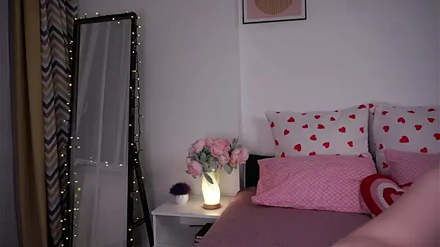 SusannaScholler online show from April 14, 11:00 pm