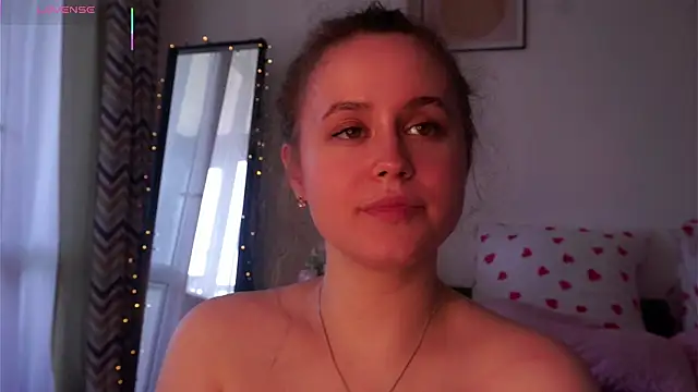 Snapshot of SusannaScholler chatting on June 5, 6:52 am SusannaScholler online show from June 5, 6:52 am