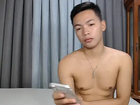 hot emman online show from October 31, 12:55 am