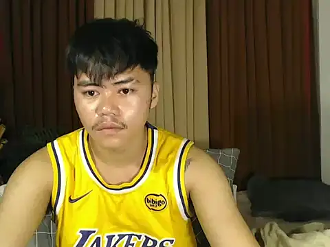 hot emman online show from March 31, 2:35 am