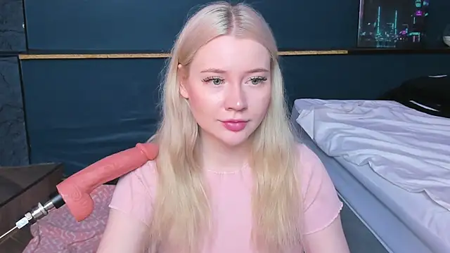 Lillie Berry online show from April 8, 4:23 am