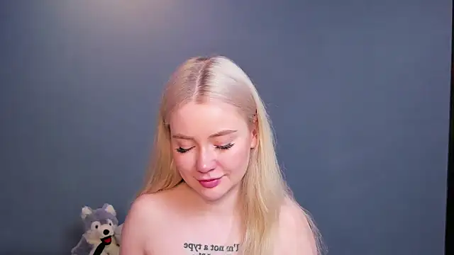 Lillie Berry online show from April 14, 5:35 am