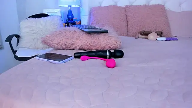 Snapshot of Yara_Bliss_ chatting on November 17, 4:13 pm Yara Bliss online show from November 17, 4:13 pm