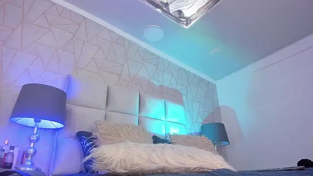 Snapshot of Yara_Bliss_ chatting on December 13, 7:53 pm Yara Bliss online show from December 13, 7:53 pm