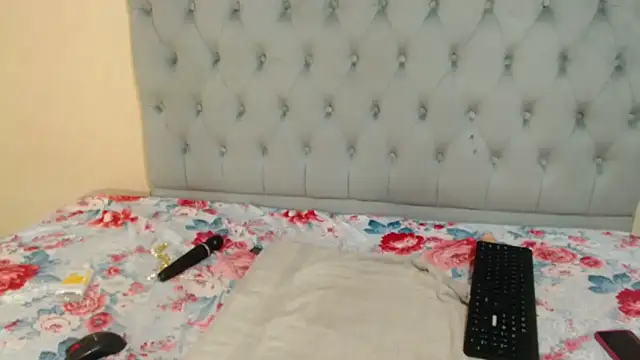 Snapshot of Babysex32 chatting on February 12, 11:33 pm Babysex32 online show from February 12, 11:33 pm