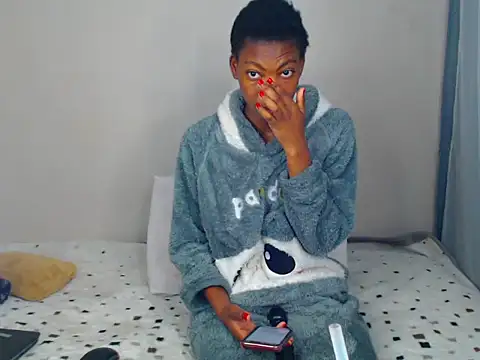 JuicyAdiction online show from July 11, 5:15 pm