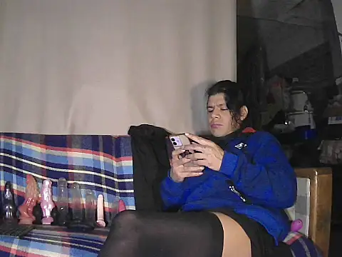 Snapshot of ShatziGBM chatting on December 21, 9:27 am ShatziGBM online show from December 21, 9:27 am