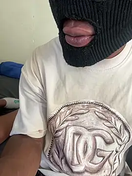 Snapshot of fuckboydud chatting on May 13, 5:49 am fuckboydud online show from May 13, 5:49 am
