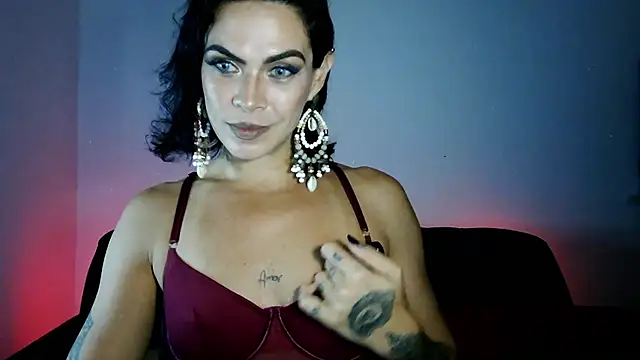 Snapshot of Veronnaink chatting on May 2, 12:15 am Veronnaink online show from May 2, 12:15 am
