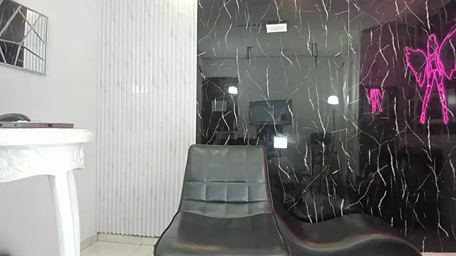 Nini Beyker online show from December 19, 1:07 pm