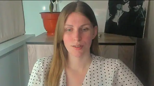 JuliaMuuun online show from April 15, 10:32 pm