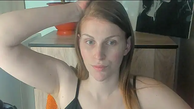 JuliaMuuun online show from April 16, 9:50 pm