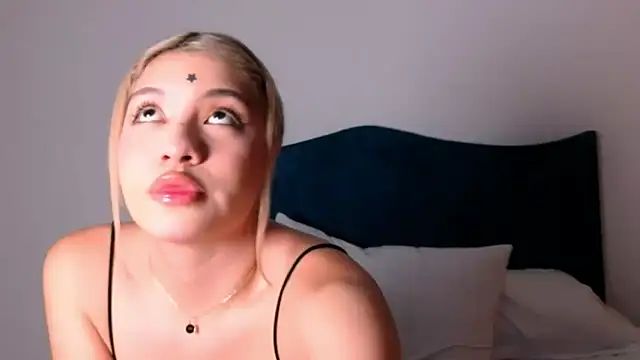 Snapshot of angelinhaaa chatting on October 22, 3:40 am angelinhaaa online show from October 22, 3:40 am