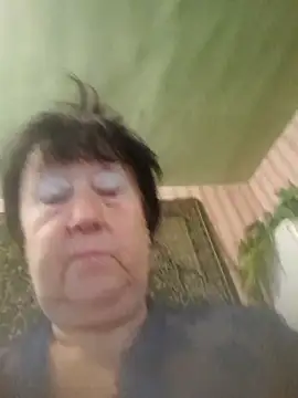 Snapshot of CrystalLime6411 chatting on September 14, 8:13 am CrystalLime6411 online show from September 14, 8:13 am