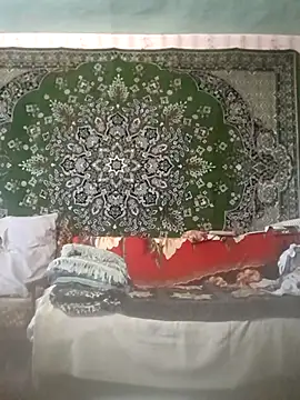 Snapshot of CrystalLime6411 chatting on September 19, 6:15 am CrystalLime6411 online show from September 19, 6:15 am