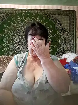 Snapshot of CrystalLime6411 chatting on September 24, 5:55 am CrystalLime6411 online show from September 24, 5:55 am