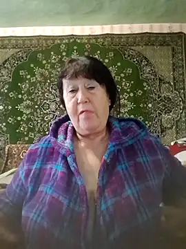 Snapshot of CrystalLime6411 chatting on September 25, 6:17 am CrystalLime6411 online show from September 25, 6:17 am