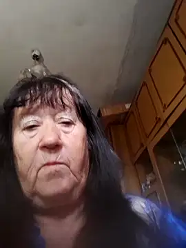 Snapshot of CrystalLime6411 chatting on September 27, 5:01 am CrystalLime6411 online show from September 27, 5:01 am