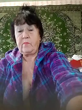 Snapshot of CrystalLime6411 chatting on September 29, 5:12 am CrystalLime6411 online show from September 29, 5:12 am