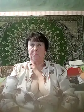 Snapshot of CrystalLime6411 chatting on October 1, 11:05 am CrystalLime6411 online show from October 1, 11:05 am