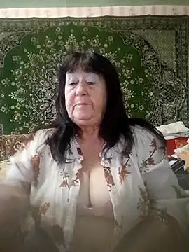 Snapshot of CrystalLime6411 chatting on October 3, 5:48 am CrystalLime6411 online show from October 3, 5:48 am