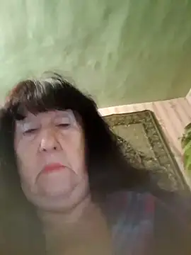 Snapshot of CrystalLime6411 chatting on October 5, 6:23 am CrystalLime6411 online show from October 5, 6:23 am