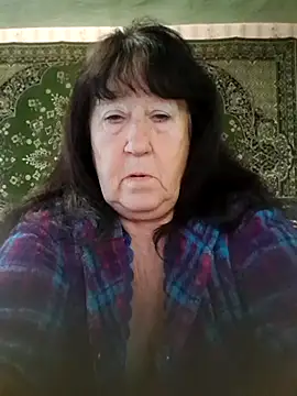 Snapshot of CrystalLime6411 chatting on October 6, 4:54 am CrystalLime6411 online show from October 6, 4:54 am