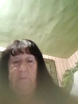 Snapshot of CrystalLime6411 chatting on October 8, 7:33 pm CrystalLime6411 online show from October 8, 7:33 pm