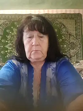 Snapshot of CrystalLime6411 chatting on October 13, 8:47 am CrystalLime6411 online show from October 13, 8:47 am