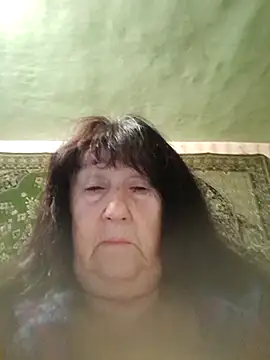 Snapshot of CrystalLime6411 chatting on October 16, 4:24 am CrystalLime6411 online show from October 16, 4:24 am