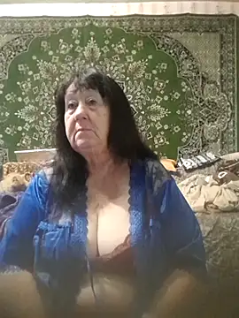 Snapshot of CrystalLime6411 chatting on October 18, 5:32 am CrystalLime6411 online show from October 18, 5:32 am