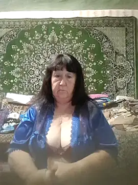 Snapshot of CrystalLime6411 chatting on October 22, 4:07 pm CrystalLime6411 online show from October 22, 4:07 pm