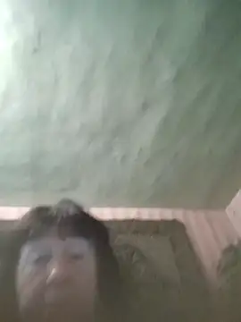 Snapshot of CrystalLime6411 chatting on October 24, 8:22 am CrystalLime6411 online show from October 24, 8:22 am