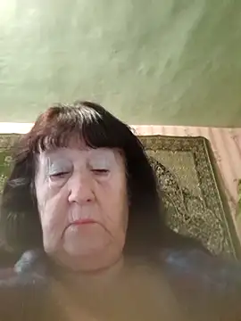 Snapshot of CrystalLime6411 chatting on October 25, 9:39 am CrystalLime6411 online show from October 25, 9:39 am