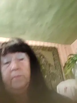 Snapshot of CrystalLime6411 chatting on November 2, 6:16 am CrystalLime6411 online show from November 2, 6:16 am