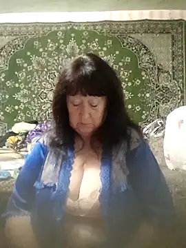 Snapshot of CrystalLime6411 chatting on November 2, 9:06 pm CrystalLime6411 online show from November 2, 9:06 pm