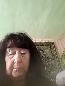 Snapshot of CrystalLime6411 chatting on November 3, 9:10 am CrystalLime6411 online show from November 3, 9:10 am