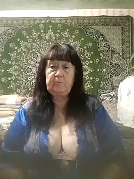 Snapshot of CrystalLime6411 chatting on November 4, 6:18 pm CrystalLime6411 online show from November 4, 6:18 pm