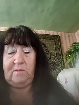 Snapshot of CrystalLime6411 chatting on November 5, 6:35 am CrystalLime6411 online show from November 5, 6:35 am