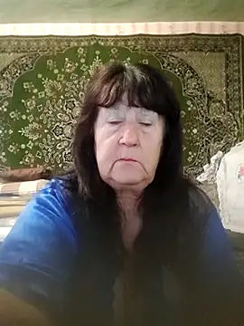 Snapshot of CrystalLime6411 chatting on November 6, 8:37 am CrystalLime6411 online show from November 6, 8:37 am