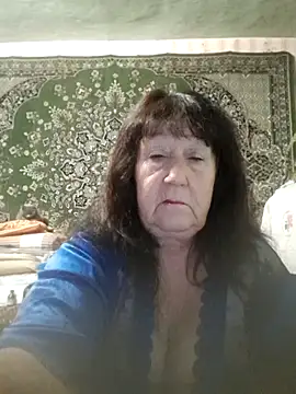 Snapshot of CrystalLime6411 chatting on November 8, 6:51 pm CrystalLime6411 online show from November 8, 6:51 pm