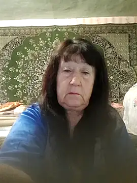 Snapshot of CrystalLime6411 chatting on November 11, 5:29 am CrystalLime6411 online show from November 11, 5:29 am