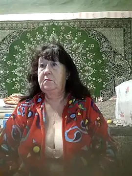 Snapshot of CrystalLime6411 chatting on November 16, 5:02 am CrystalLime6411 online show from November 16, 5:02 am