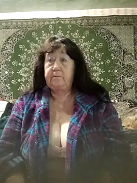 Snapshot of CrystalLime6411 chatting on November 25, 6:02 am CrystalLime6411 online show from November 25, 6:02 am