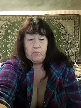 Snapshot of CrystalLime6411 chatting on November 30, 9:02 am CrystalLime6411 online show from November 30, 9:02 am