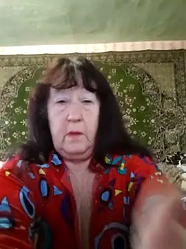 Snapshot of CrystalLime6411 chatting on December 2, 8:41 am CrystalLime6411 online show from December 2, 8:41 am