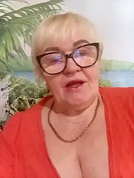 VioletSweet5566 online show from April 14, 9:37 am